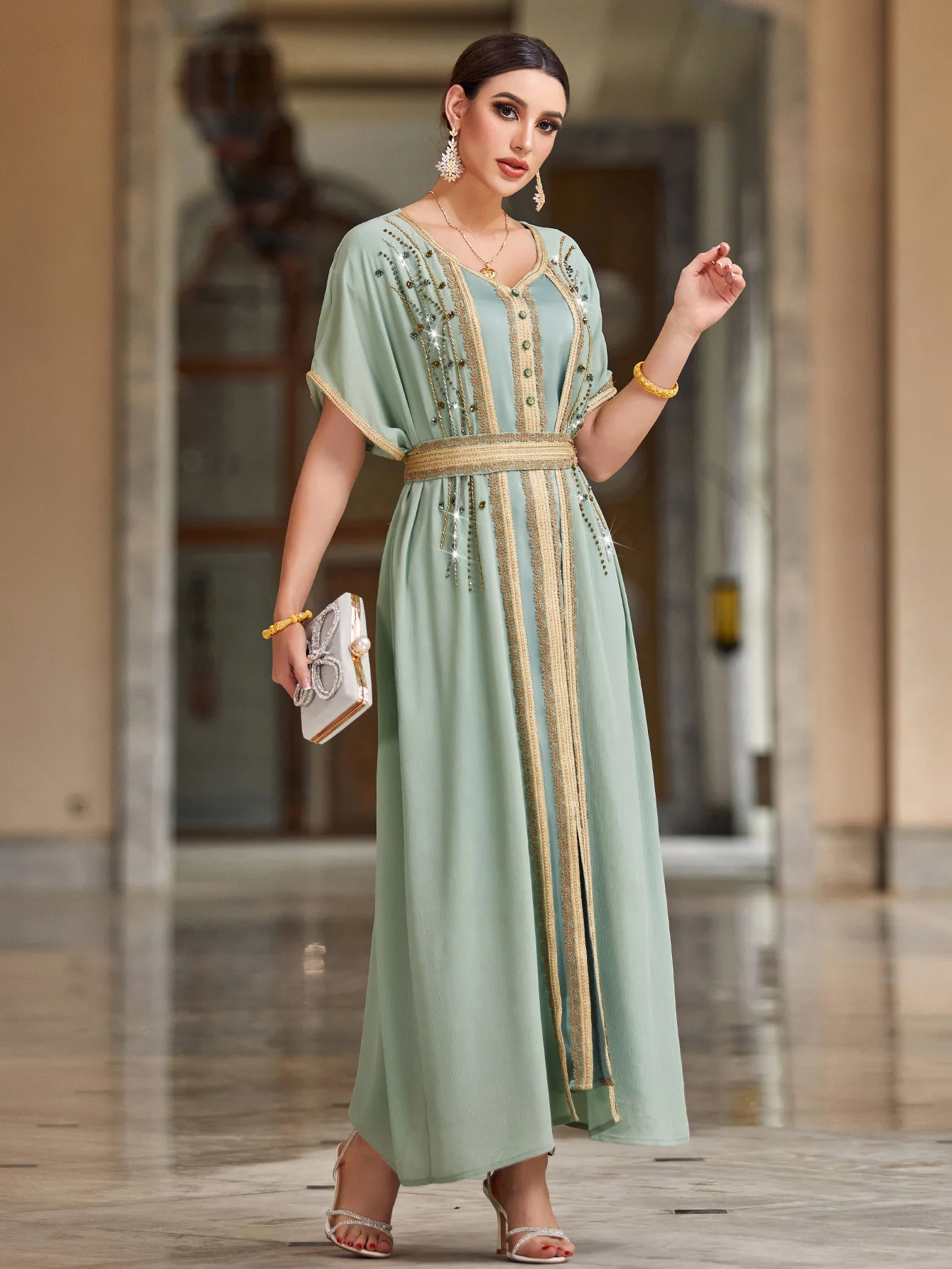 Muslim Women Abaya O-Neck Collar Embroidery Maxi Dress V-Neck Short Sleeve Morocco Turkey Loose Caftan Musulmane Femme Vestidos
Muslim Women Abaya O-Neck Collar Embroidery Maxi Dress V-Neck Short Sleeve Morocco Turkey Loose Caftan Musulmane Femme Vestidos