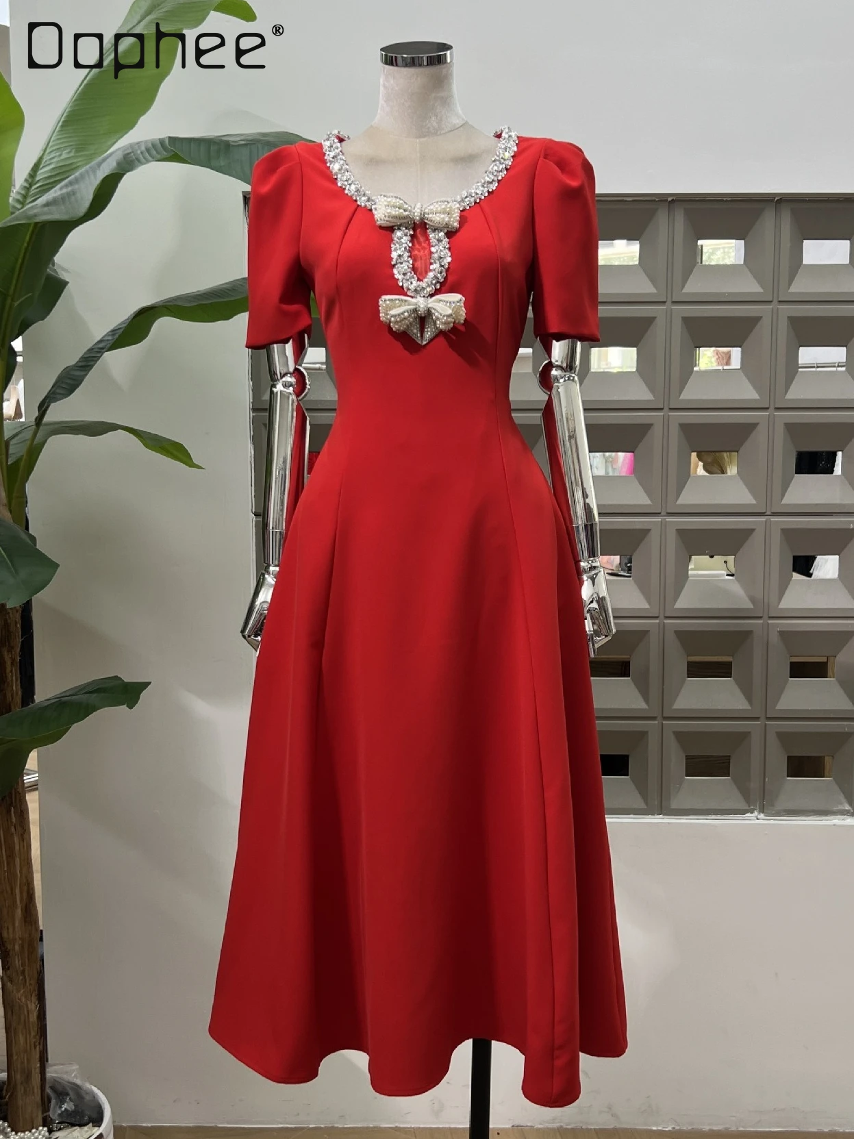 Elegant Temperament Fashion Heavy Industry Bubble Short Sleeve Slim Mid-length Dress Women High End Bead Bow Evening Dresses
Elegant Temperament Fashion Heavy Industry Bubble Short Sleeve Slim Mid-length Dress Women High End Bead Bow Evening Dresses