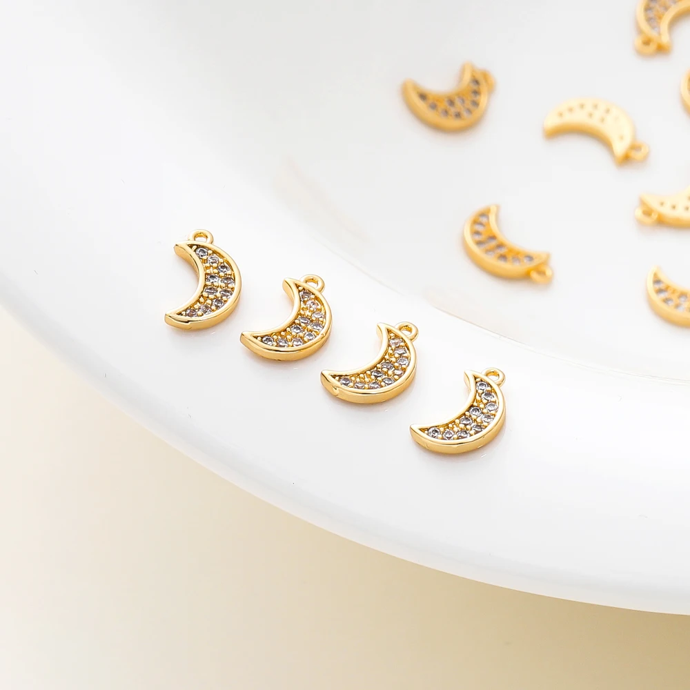 6Pcs/Lot 18K Gold Color Plated Brass Moon Pendants with Zircon Charms Pendant for DIY Necklace Earrings Jewelry Making Supplies
6Pcs/Lot 18K Gold Color Plated Brass Moon Pendants with Zircon Charms Pendant for DIY Necklace Earrings Jewelry Making Supplies