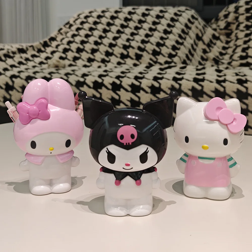 Милый держатель для ручек в стиле Hello Kitty, органайзер для канцелярских принадлежностей, многофункциональный держатель для хранения косметических инструментов и ручек
Милый держатель для ручек в стиле Hello Kitty, органайзер для канцелярских принадлежностей, многофункциональный держатель для хранения косметических инструментов и ручек