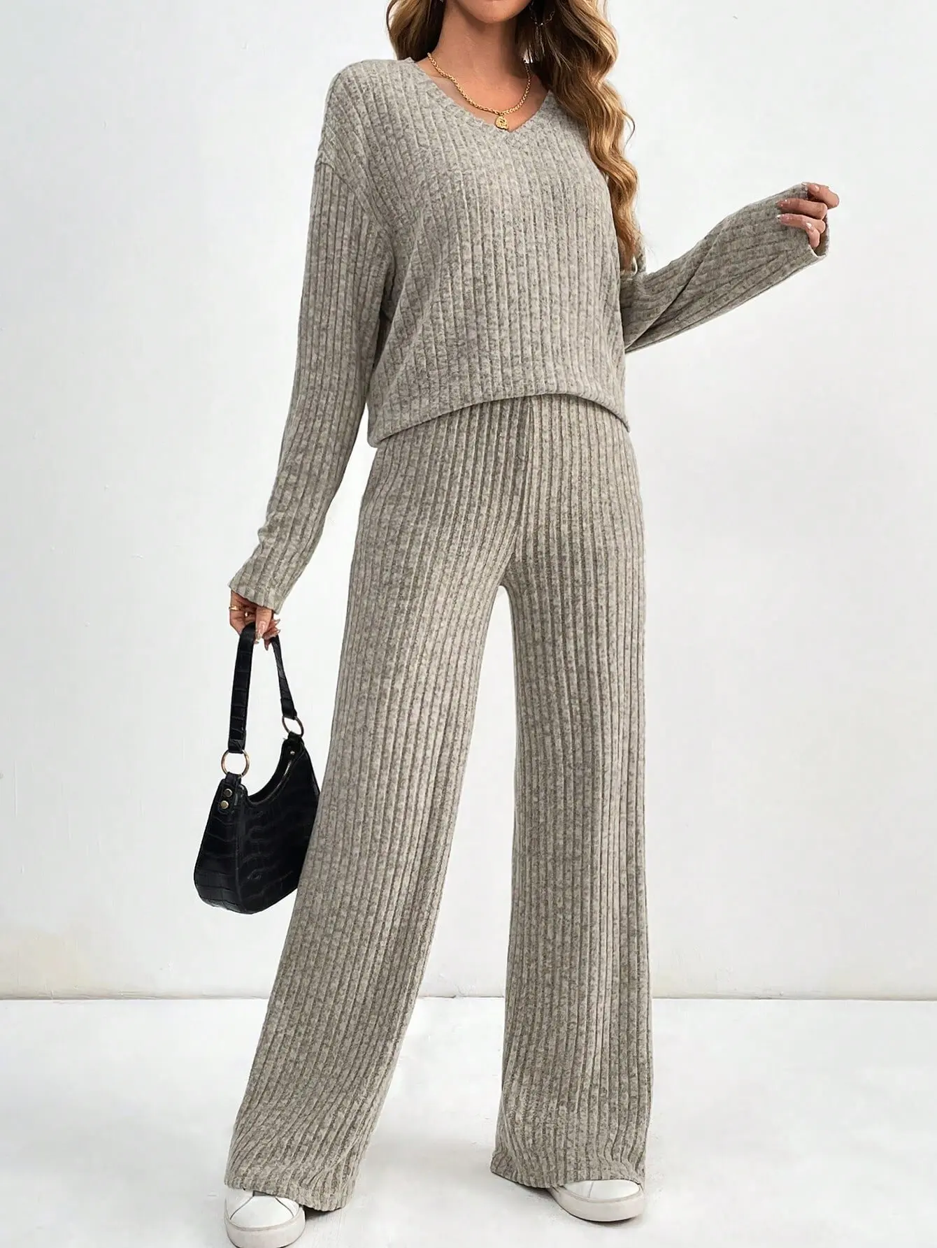 Fashion Knitted Pit Strip Women Home Wear Trousers Suit Autumn Winter New Casual V-neck Long-sleeved Knitted 2-piece Set Female
Fashion Knitted Pit Strip Women Home Wear Trousers Suit Autumn Winter New Casual V-neck Long-sleeved Knitted 2-piece Set Female