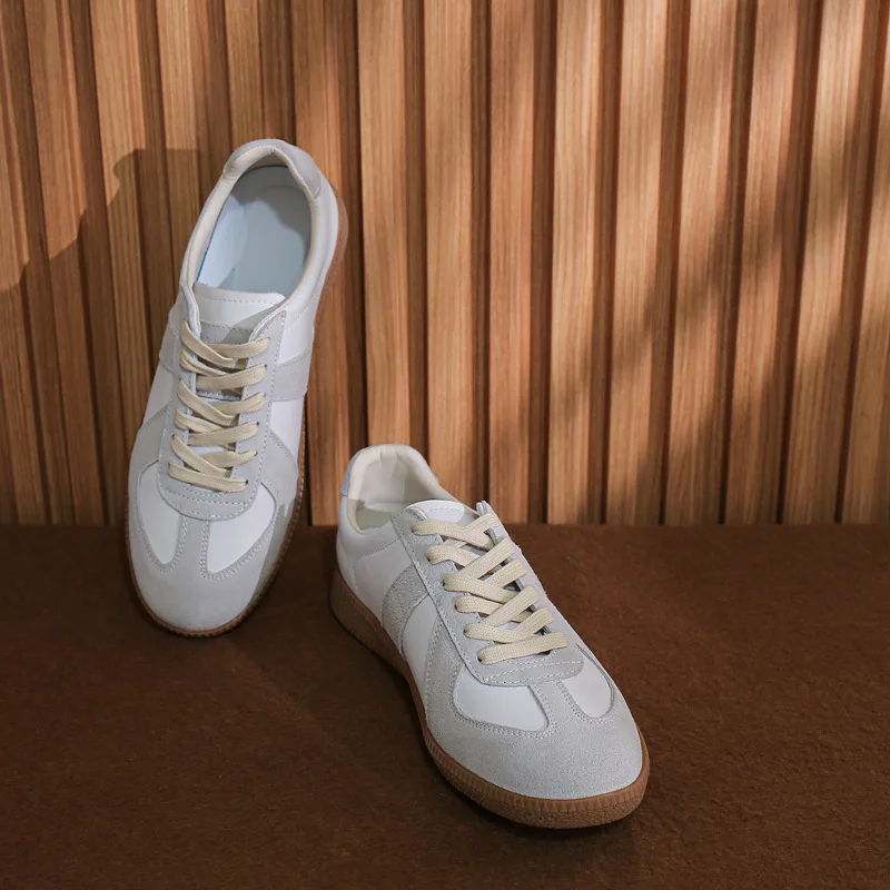 Hot Selling Flat Low-top Soft Sole Woman and Man Casual Shoes Lace-up Large Size Skateboard Sneakers Round-toe Preppy Shoes
Hot Selling Flat Low-top Soft Sole Woman and Man Casual Shoes Lace-up Large Size Skateboard Sneakers Round-toe Preppy Shoes