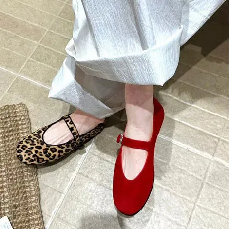 Red Velvet Fashionable Women's Slip-On Single Shoes Leather Version Mary Janes Low Cut Casual Shoes Spring Season Slippery ...
Red Velvet Fashionable Women's Slip-On Single Shoes Leather Version Mary Janes Low Cut Casual Shoes Spring Season Slippery ...