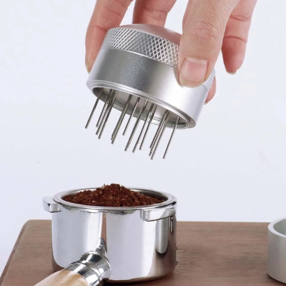 Распределитель игл для кофе из алюминиевого сплава, вращающийся дозатор иглы для порошка 51/53/58 мм, профессиональный с основанием 
Распределитель игл для кофе из алюминиевого сплава, вращающийся дозатор иглы для порошка 51/53/58 мм, профессиональный с основанием