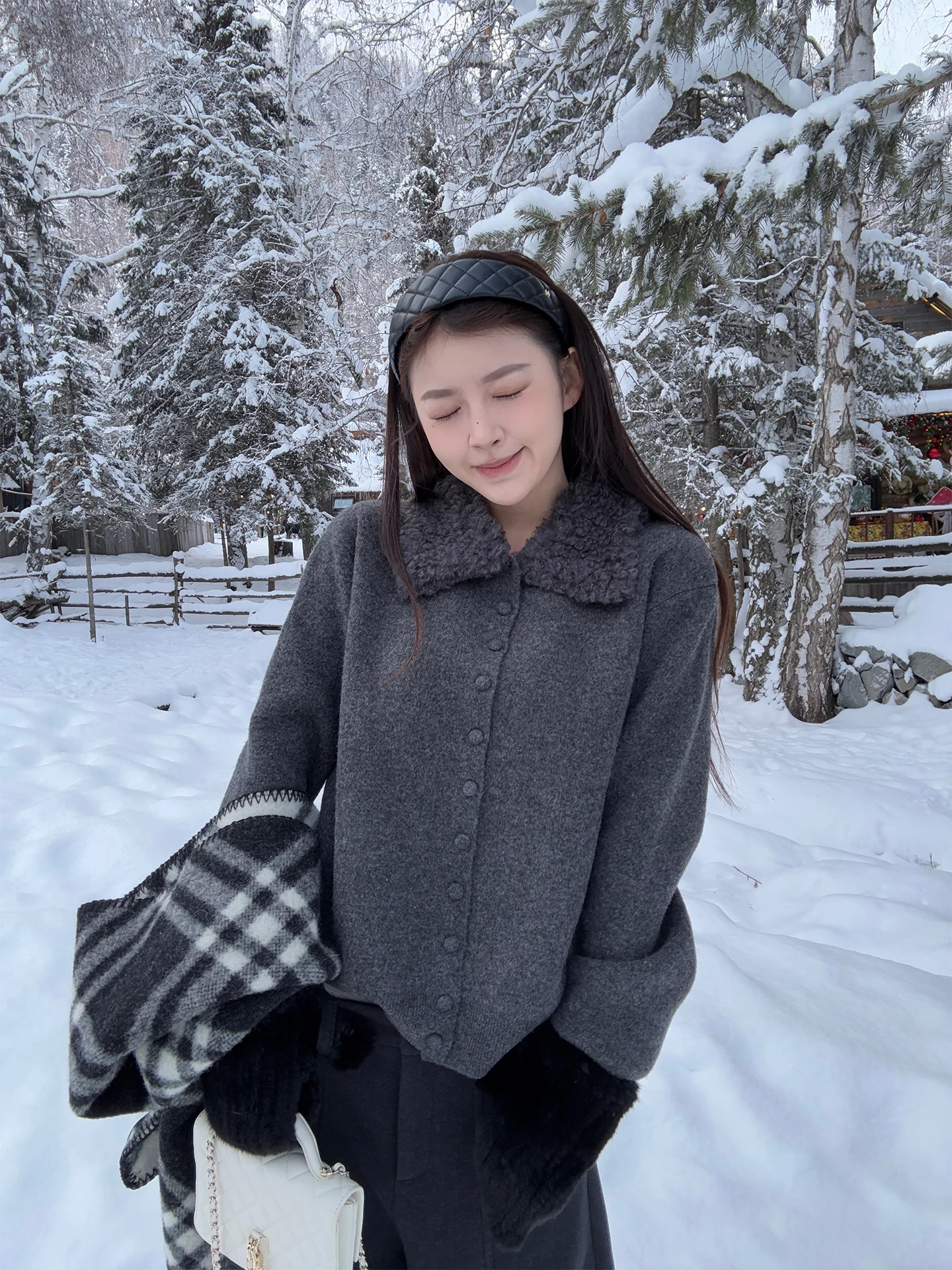 Here Yaya Shop Salted Butter Soft 100 Woolen Sweater with Collar Loose Casual Style Women's Cardigan Long Sleeve Thickened Wi...
Here Yaya Shop Salted Butter Soft 100 Woolen Sweater with Collar Loose Casual Style Women's Cardigan Long Sleeve Thickened Wi...