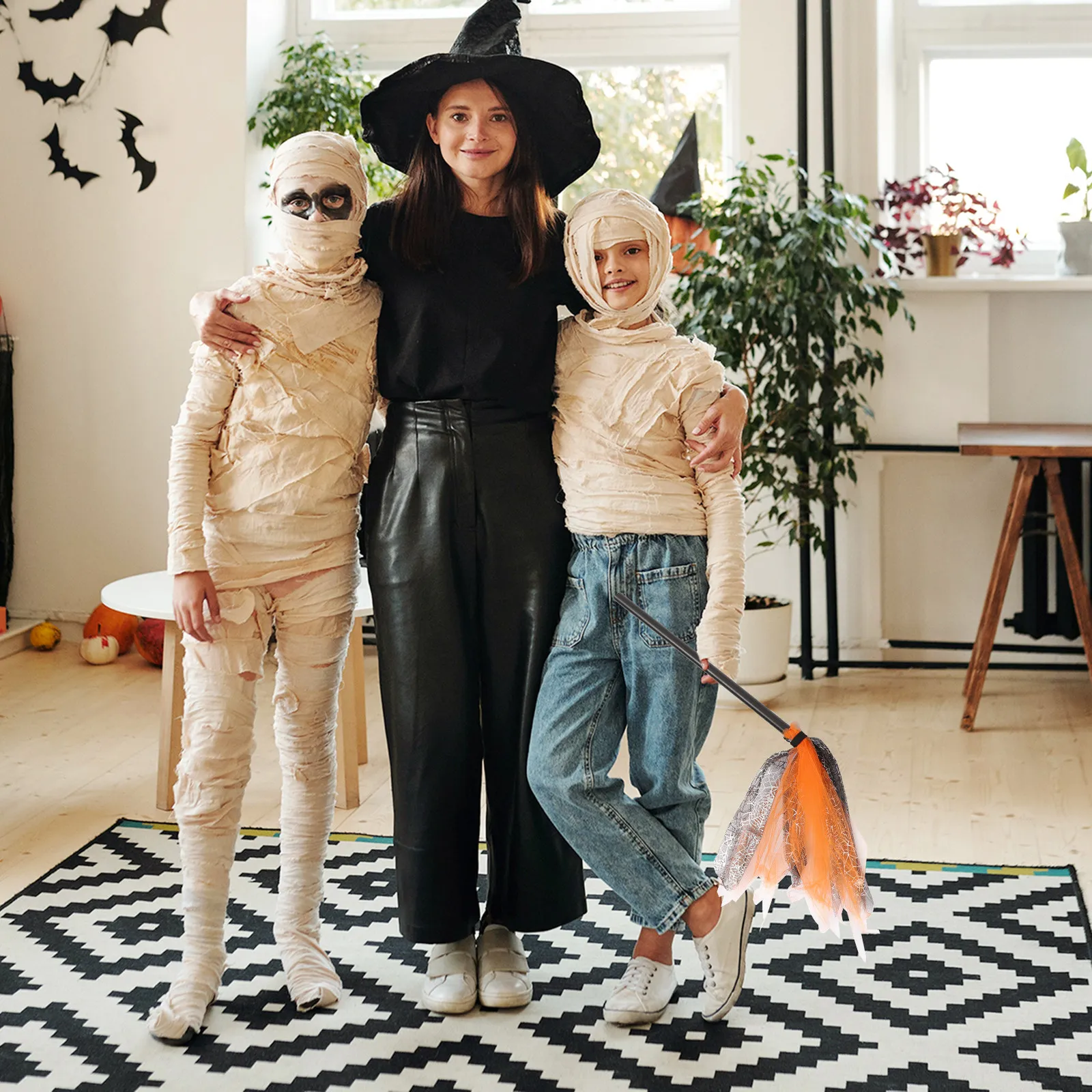 1Pcs Halloween Witch Broom Creative Broom Prop Party Decor Kids Children Day Gift Halloween Festival Supplies Kids Toy
1Pcs Halloween Witch Broom Creative Broom Prop Party Decor Kids Children Day Gift Halloween Festival Supplies Kids Toy