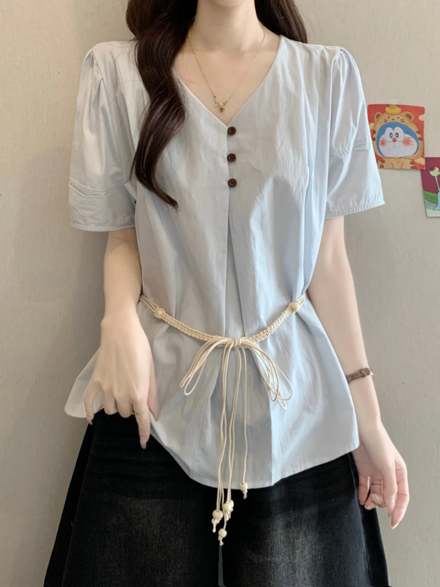 Slimming V-Neck Short Sleeve Shirt Women's Summer Base Layer Blouse Belted Korean Style Loose Fit Breathable Skin-Friendly
Slimming V-Neck Short Sleeve Shirt Women's Summer Base Layer Blouse Belted Korean Style Loose Fit Breathable Skin-Friendly