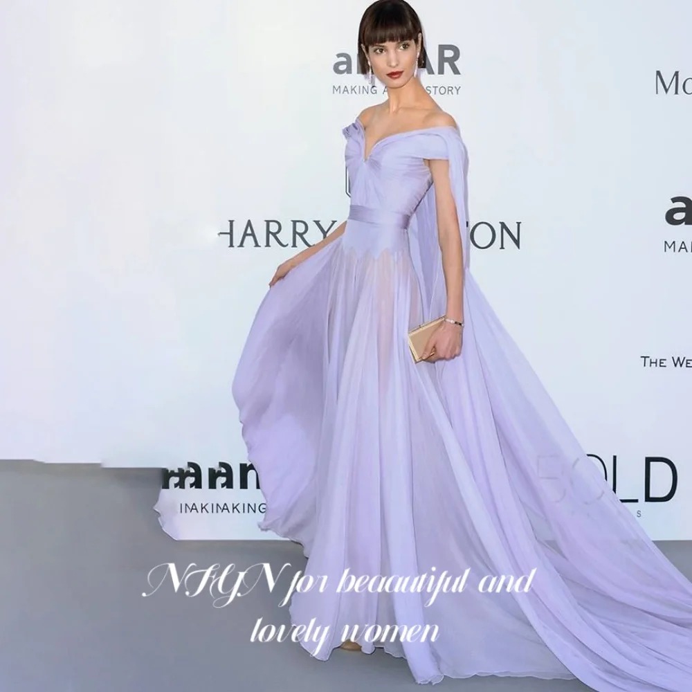 NFYN Purple Elegant Prom Dress V-Neck Off the Shoulder Prom Gown A-Line Pleated Trailing Party Evening Dress 프롬 드레스 Customized
NFYN Purple Elegant Prom Dress V-Neck Off the Shoulder Prom Gown A-Line Pleated Trailing Party Evening Dress 프롬 드레스 Customized
