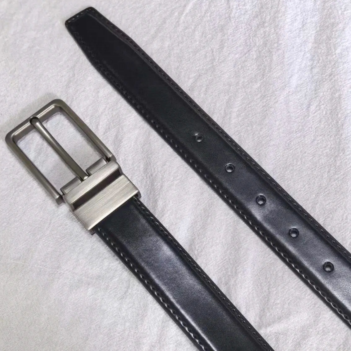 2.8CM Wide Men's genuine leather luxury brand belt high quality alloy pin buckle men's business retro youth with jeans new belt
2.8CM Wide Men's genuine leather luxury brand belt high quality alloy pin buckle men's business retro youth with jeans new belt
