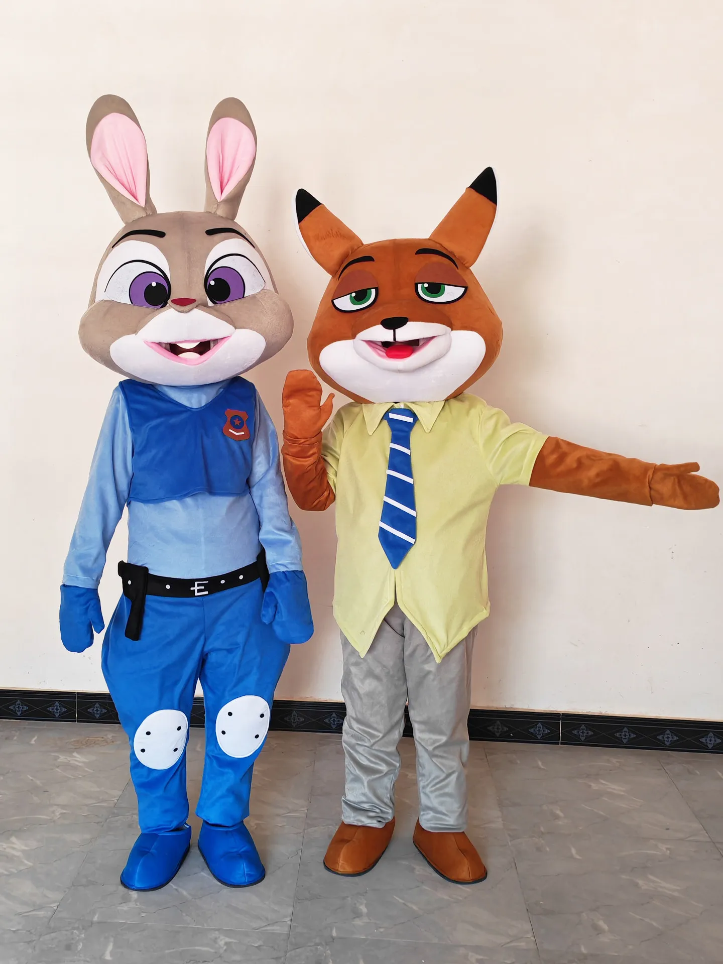 Disney Zootopia Potdemiel Nick Wilde Judy Hopps Costume Mascot Adult Character Cosplay Halloween Party Event Christmas
Disney Zootopia Potdemiel Nick Wilde Judy Hopps Costume Mascot Adult Character Cosplay Halloween Party Event Christmas