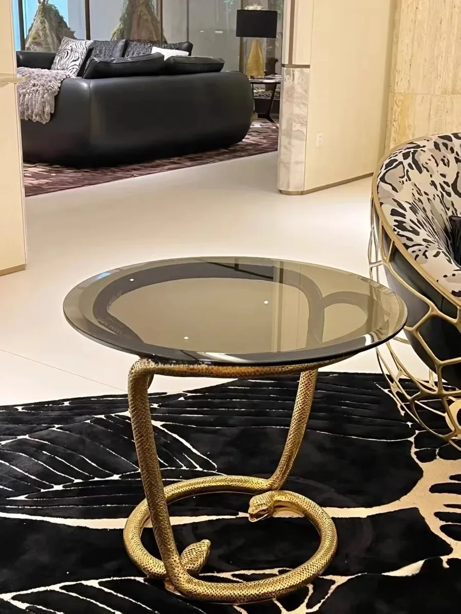 Light Luxury Pure Copper Snake Head Living Room Modern Creative Tempered Glass Corner Table
Light Luxury Pure Copper Snake Head Living Room Modern Creative Tempered Glass Corner Table