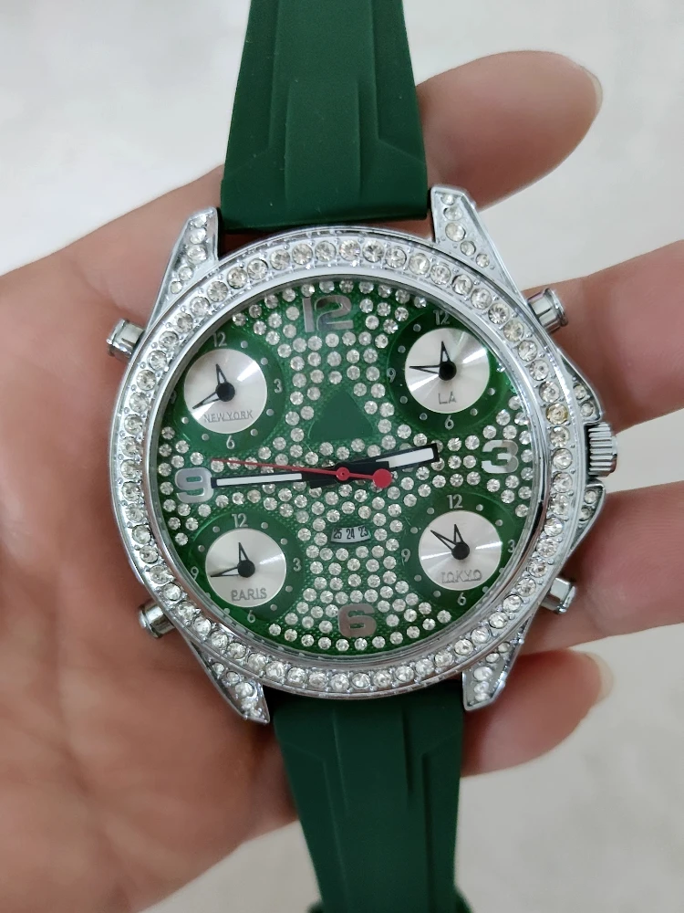 Fashionable and trendy rhinestone filled quartz watch for boys and girls with silicone tape
Fashionable and trendy rhinestone filled quartz watch for boys and girls with silicone tape