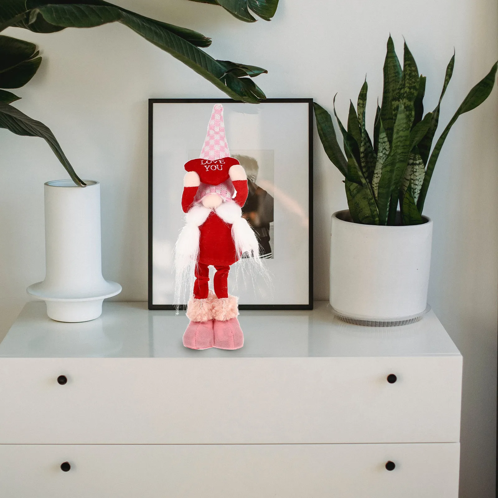 Swedish Tomte Gnome Decor Valentine's Day Love Heart Adorable Clumsy Home Decoration Tiered Tray Desk Shelf Ornament
Swedish Tomte Gnome Decor Valentine's Day Love Heart Adorable Clumsy Home Decoration Tiered Tray Desk Shelf Ornament
