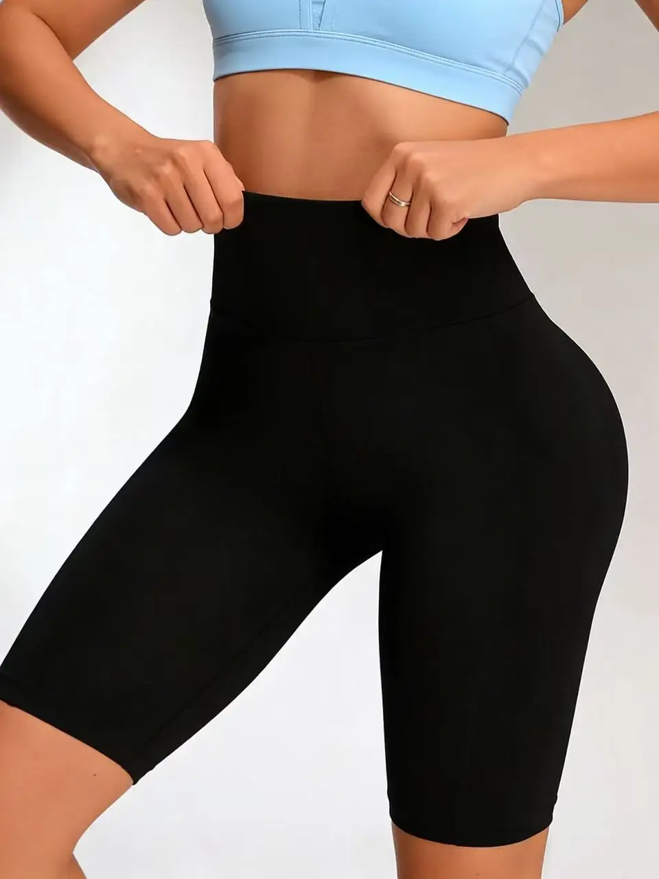 Women's sweatless shorts in summer, high waist and hip lift design five-point yoga pants, suitable for girls riding and fitness
Women's sweatless shorts in summer, high waist and hip lift design five-point yoga pants, suitable for girls riding and fitness