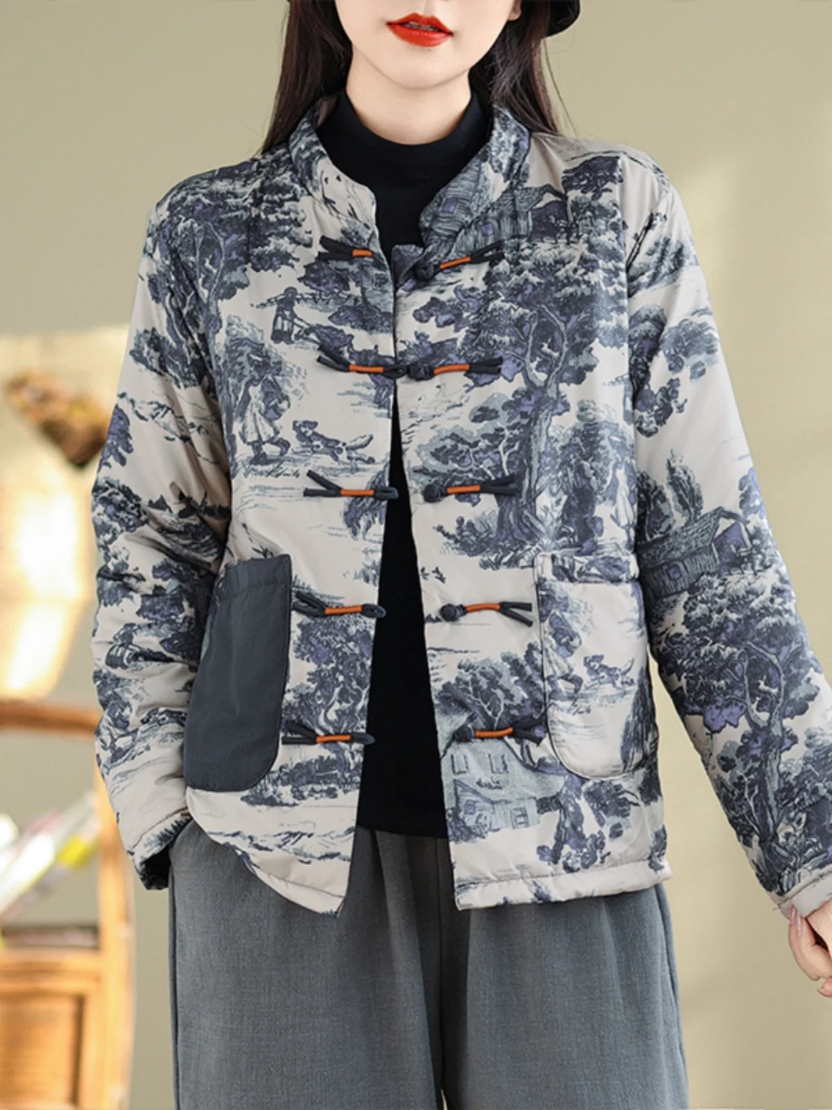 Новый китайский хлопковый джет, женский осенне-зимний костюм дзен-чай с принтом, воротник-стойка, костюм Тан на одной пуговице
Новый китайский хлопковый джет, женский осенне-зимний костюм дзен-чай с принтом, воротник-стойка, костюм Тан на одной пуговице
