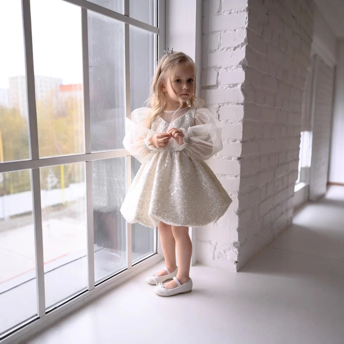 Flower girl children's girls princess first birthday sequined catwalk wedding dress
Flower girl children's girls princess first birthday sequined catwalk wedding dress