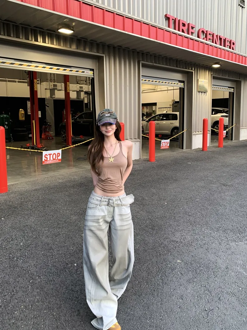 Spicy Girl Vintage Denim Slim Fit Tank Top And High Waist Straight Leg Jeans Two Piece Set Summer Fashion Outfit for Women
Spicy Girl Vintage Denim Slim Fit Tank Top And High Waist Straight Leg Jeans Two Piece Set Summer Fashion Outfit for Women
