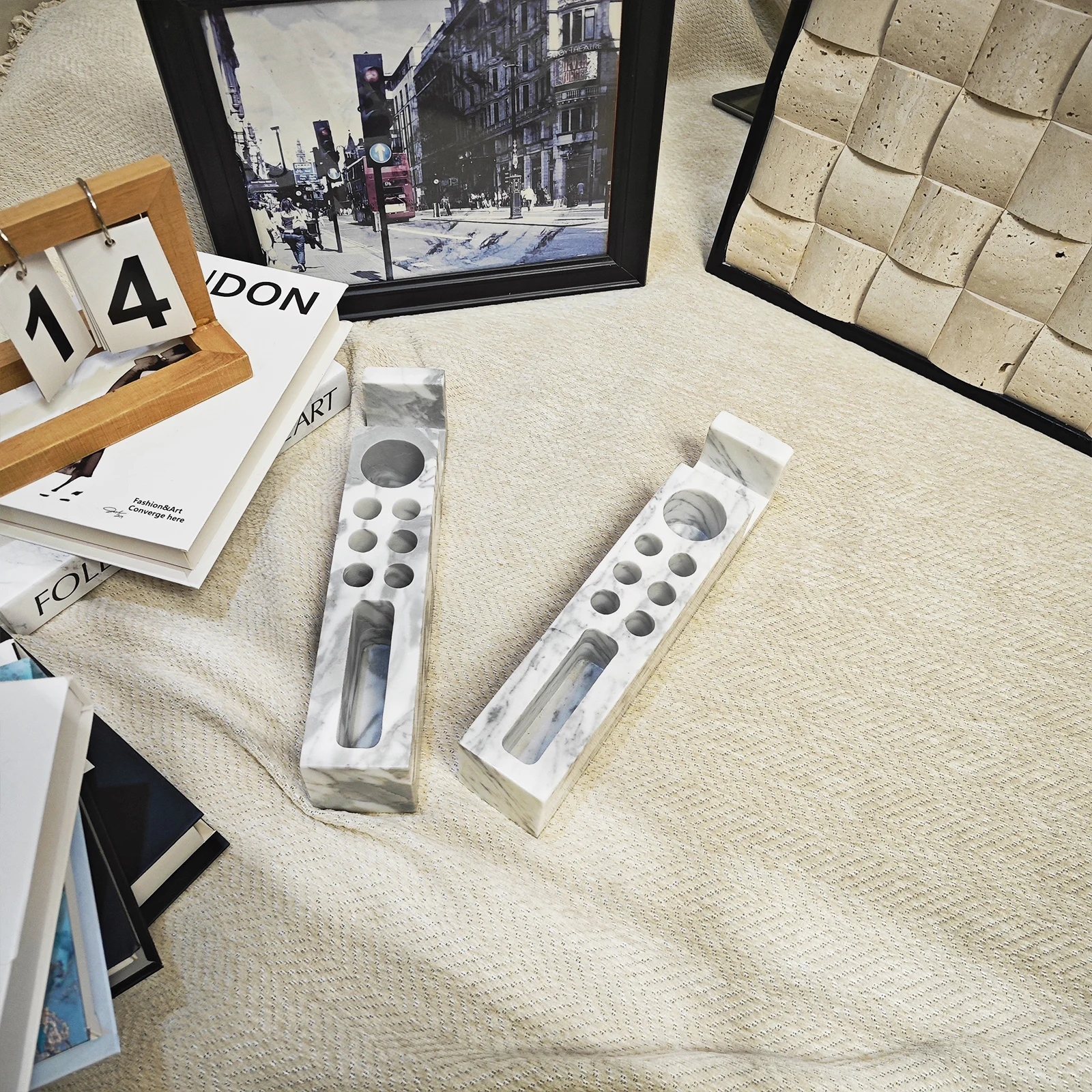 Natural Marble Pen Holder for Desk Docking Station Desk Accessories Desk Organizer Phone Solid Stone Rulers Pencil Holder Office
Natural Marble Pen Holder for Desk Docking Station Desk Accessories Desk Organizer Phone Solid Stone Rulers Pencil Holder Office