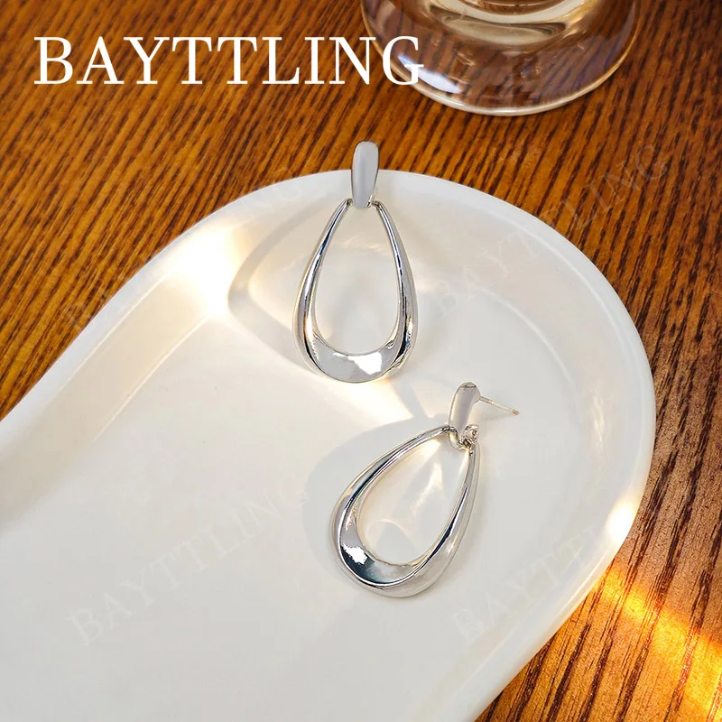 Модные простые овальные серьги-капли из стерлингового серебра 925 пробы для женщин, очаровательные подарочные ювелирные изделия для свадебной вечеринки
Модные простые овальные серьги-капли из стерлингового серебра 925 пробы для женщин, очаровательные подарочные ювелирные изделия для свадебной вечеринки