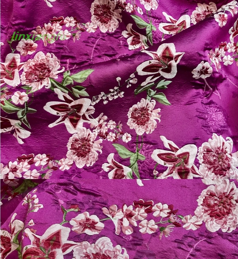 Fuchsia embossed flower jacquard fabric, cheongsam dress windbreaker coat Tang suit fabric, dress bags.
Fuchsia embossed flower jacquard fabric, cheongsam dress windbreaker coat Tang suit fabric, dress bags.