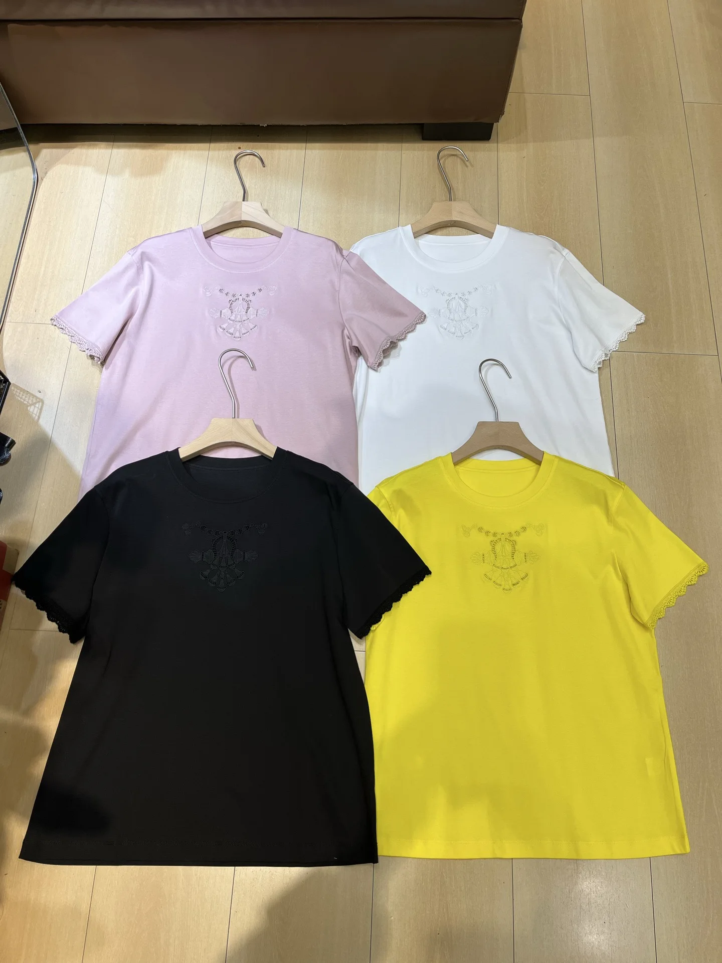 Loose Cotton T-Shirt Women's round Neck Short Sleeve Embroidered Lace Hem Casual Spring Summer Top Female Breeder
Loose Cotton T-Shirt Women's round Neck Short Sleeve Embroidered Lace Hem Casual Spring Summer Top Female Breeder