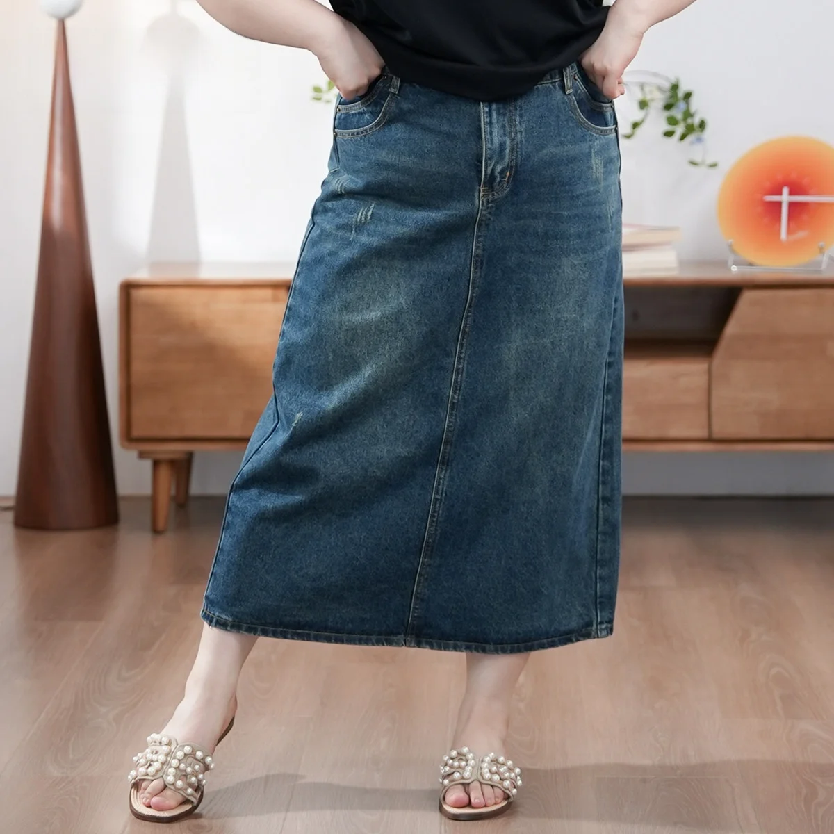 plus Size Casual Versatile Slit Denim Skirt Large Size Fat MM Leisure Match All the Time Half Skirt Polyester Cotton Blend
plus Size Casual Versatile Slit Denim Skirt Large Size Fat MM Leisure Match All the Time Half Skirt Polyester Cotton Blend