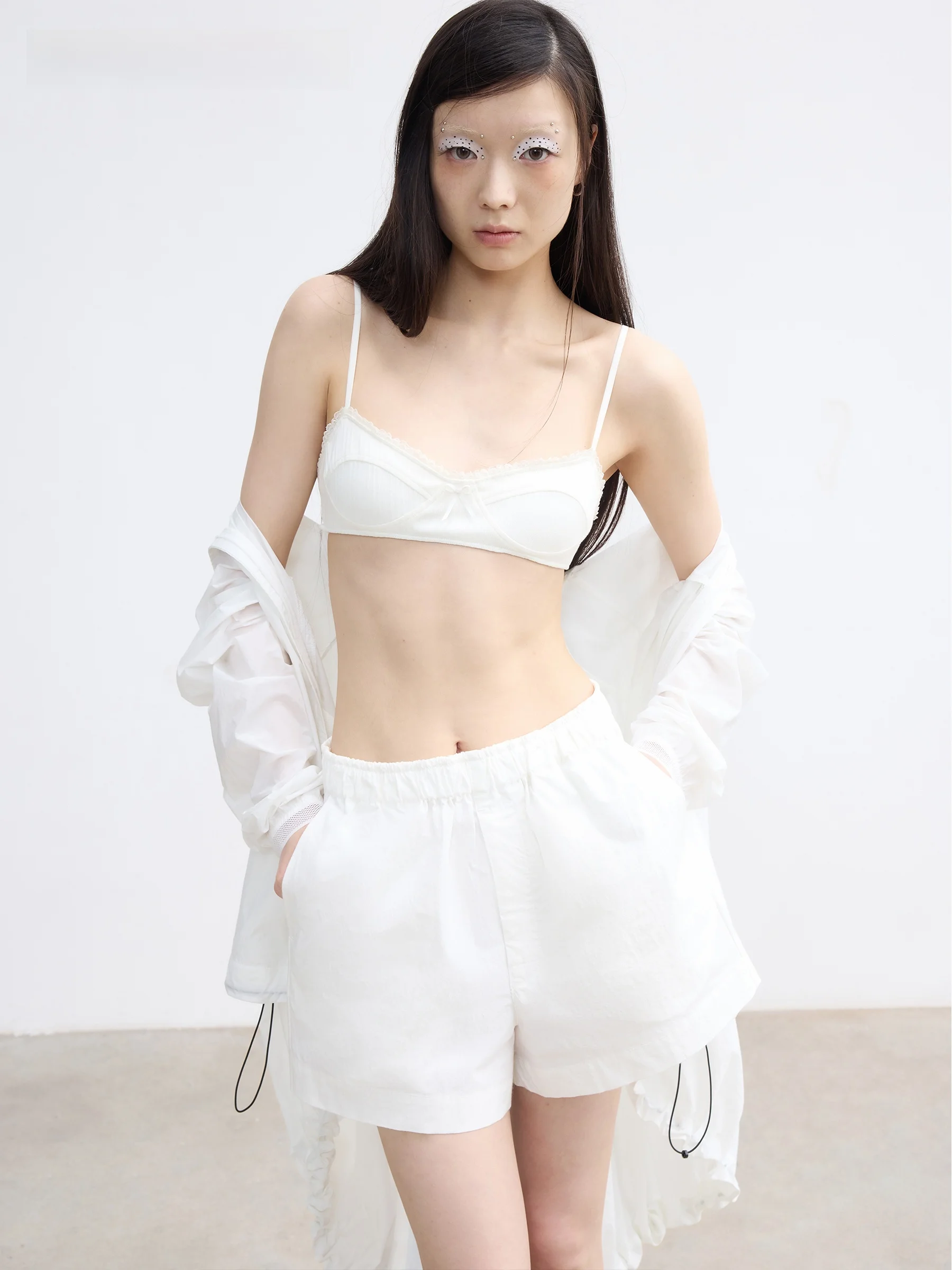 VERMO Summer Lace Trim Elastic Bandeau Top Women's Slim Fit V-Neck Short Length Inner Wear That Can Be Worn outside
VERMO Summer Lace Trim Elastic Bandeau Top Women's Slim Fit V-Neck Short Length Inner Wear That Can Be Worn outside