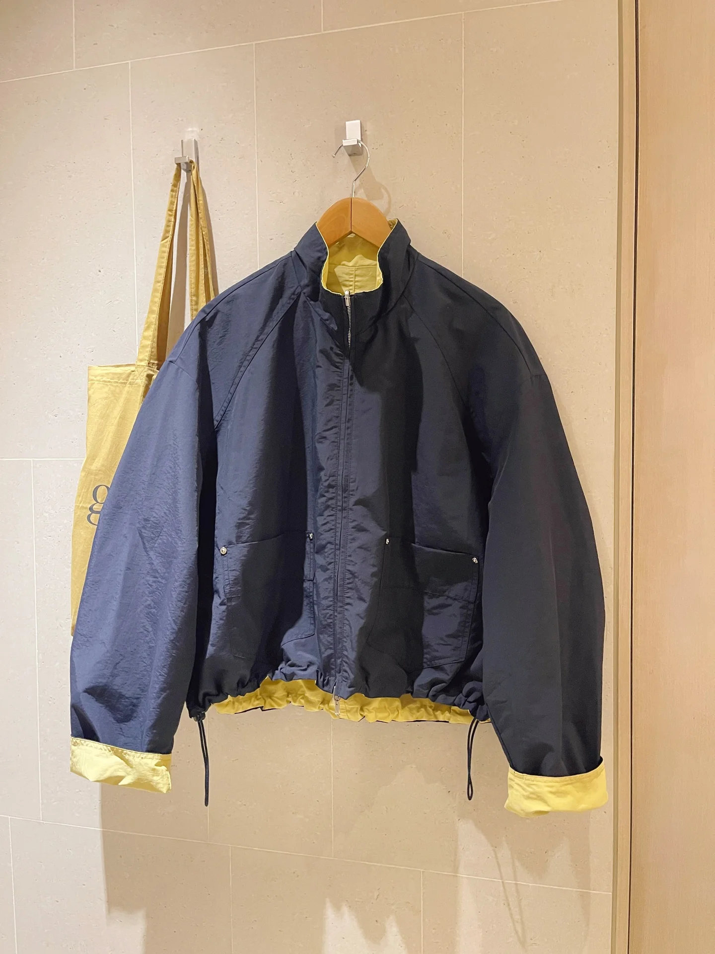 KOGIRL Korean Sle Dongdaemun Double-Sided Wear Stand Collar Color Blo Dstring Loose Slimming Casual Jaet Coat
KOGIRL Korean Sle Dongdaemun Double-Sided Wear Stand Collar Color Blo Dstring Loose Slimming Casual Jaet Coat