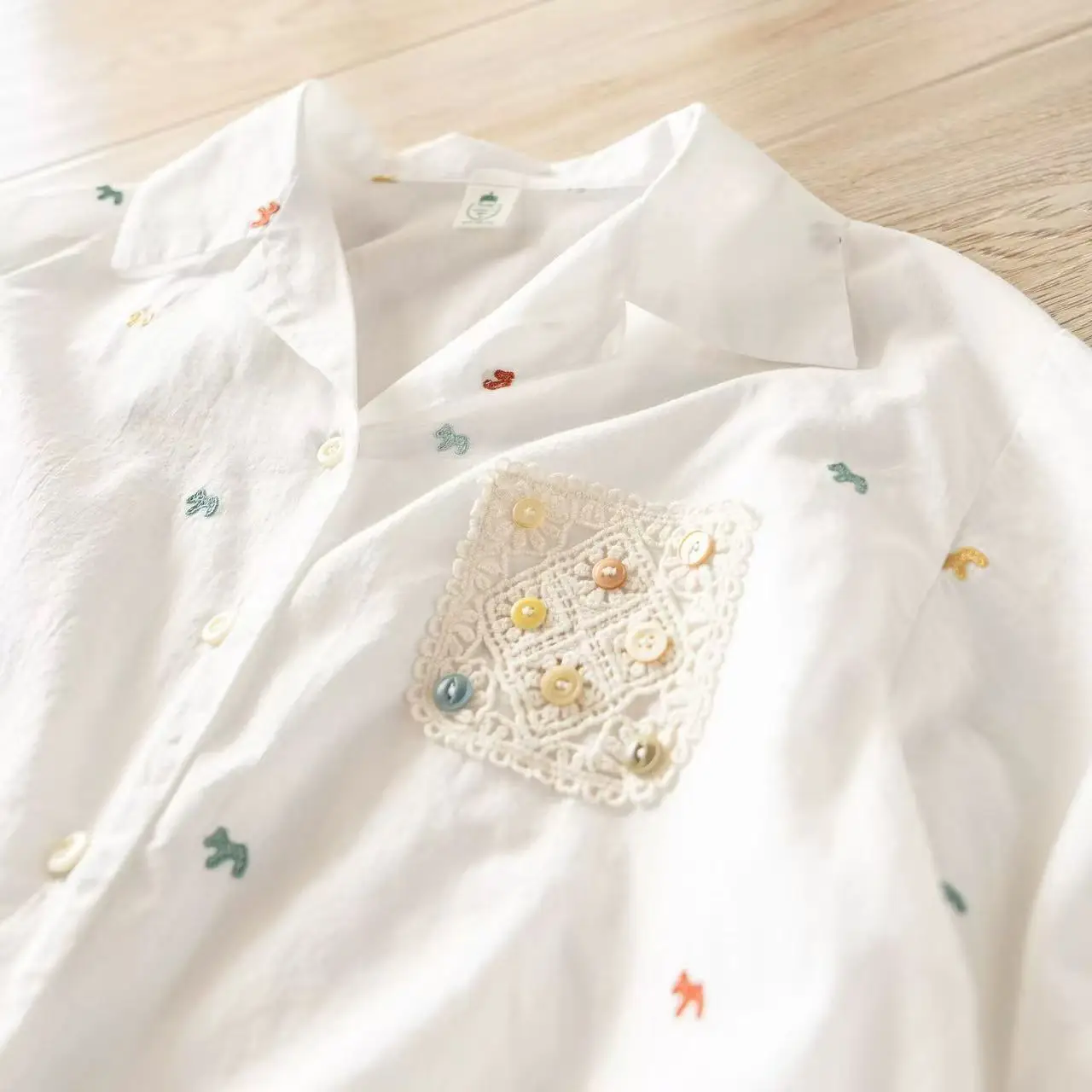2026 Japanese Style Women's Embroidered White Short Sleeve Shirt Casual 100% Cotton Blouse with Cute Embroidery & Crochet Pocket
2026 Japanese Style Women's Embroidered White Short Sleeve Shirt Casual 100% Cotton Blouse with Cute Embroidery & Crochet Pocket