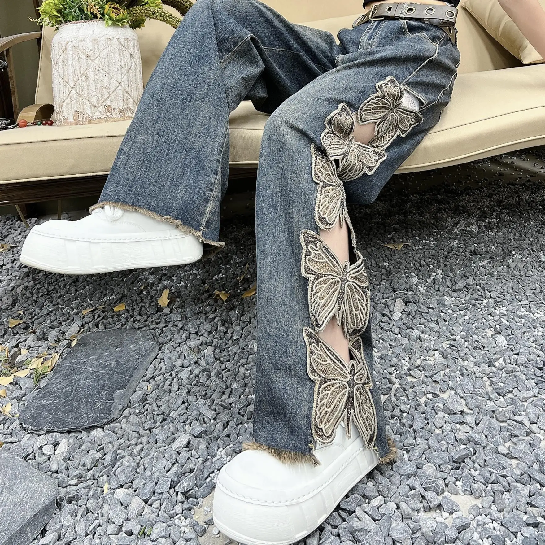 2024 Summer New Butterfly Embroidered Wide Leg Jeans Women's Fashion Retro Trendy High Waist Ripped Street Casual Denim Trousers
2024 Summer New Butterfly Embroidered Wide Leg Jeans Women's Fashion Retro Trendy High Waist Ripped Street Casual Denim Trousers
