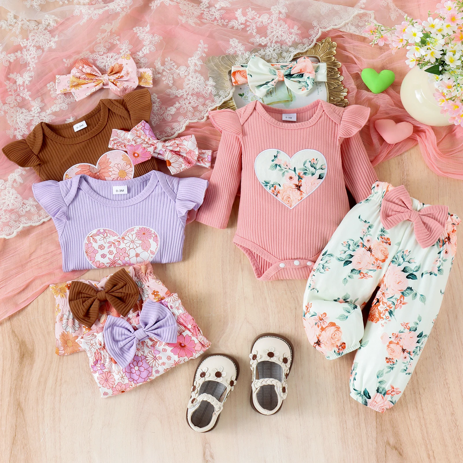 2PCS Autumn New Style For 0-1 Year Old Girls Casual Round Collar, Multi-Color Pit Strip, Love Printed Top + Printed Trousers
2PCS Autumn New Style For 0-1 Year Old Girls Casual Round Collar, Multi-Color Pit Strip, Love Printed Top + Printed Trousers