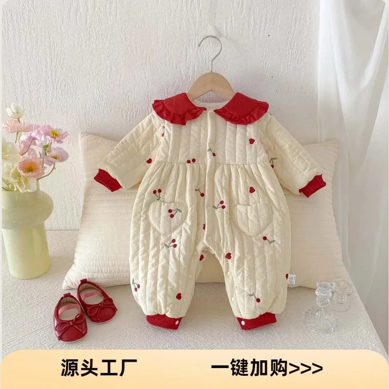 Winter Cherry Cotton Jumpsuit for Infants and Young Children, Cute Baby Girl Collar with Plush Insulation for Outdoor Climbing
Winter Cherry Cotton Jumpsuit for Infants and Young Children, Cute Baby Girl Collar with Plush Insulation for Outdoor Climbing