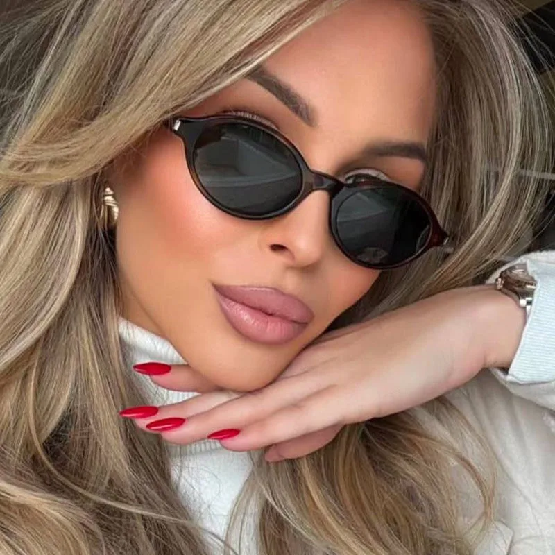 Elegant Small Oval Sunglasses for Women Fashion Trendy Black Rivet decorative Sun Glasses Sexy Cute Classic Shades Eyewear
Elegant Small Oval Sunglasses for Women Fashion Trendy Black Rivet decorative Sun Glasses Sexy Cute Classic Shades Eyewear