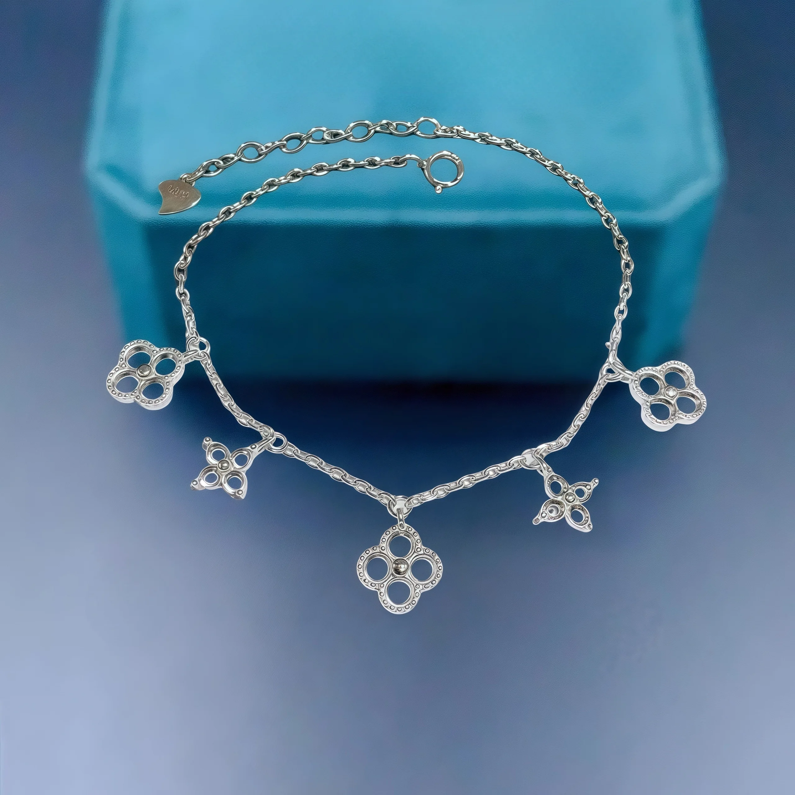 L S925 Sterling Silver DIY Empty Holder Bracelet Settings 2.5mm 3mm Circle Stone Fine Jewelry Four Leaf Clover Design for Woman
L S925 Sterling Silver DIY Empty Holder Bracelet Settings 2.5mm 3mm Circle Stone Fine Jewelry Four Leaf Clover Design for Woman