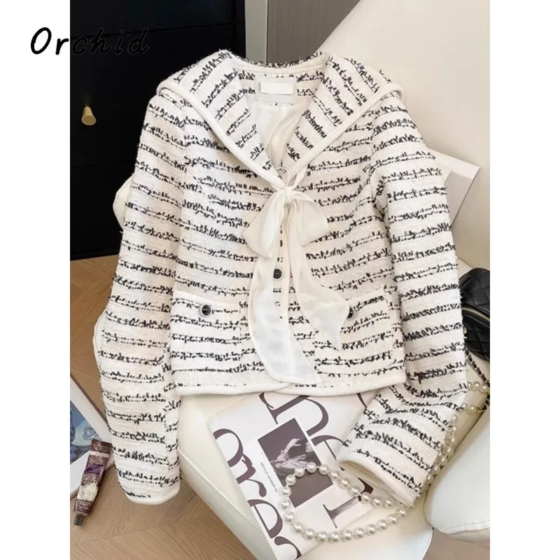 Chic Style Single Breasted V-Neck Bow Short Jacket 2024 Autumn Winter Women's Casual Outerwear Fashion Striped Print Coat
Chic Style Single Breasted V-Neck Bow Short Jacket 2024 Autumn Winter Women's Casual Outerwear Fashion Striped Print Coat