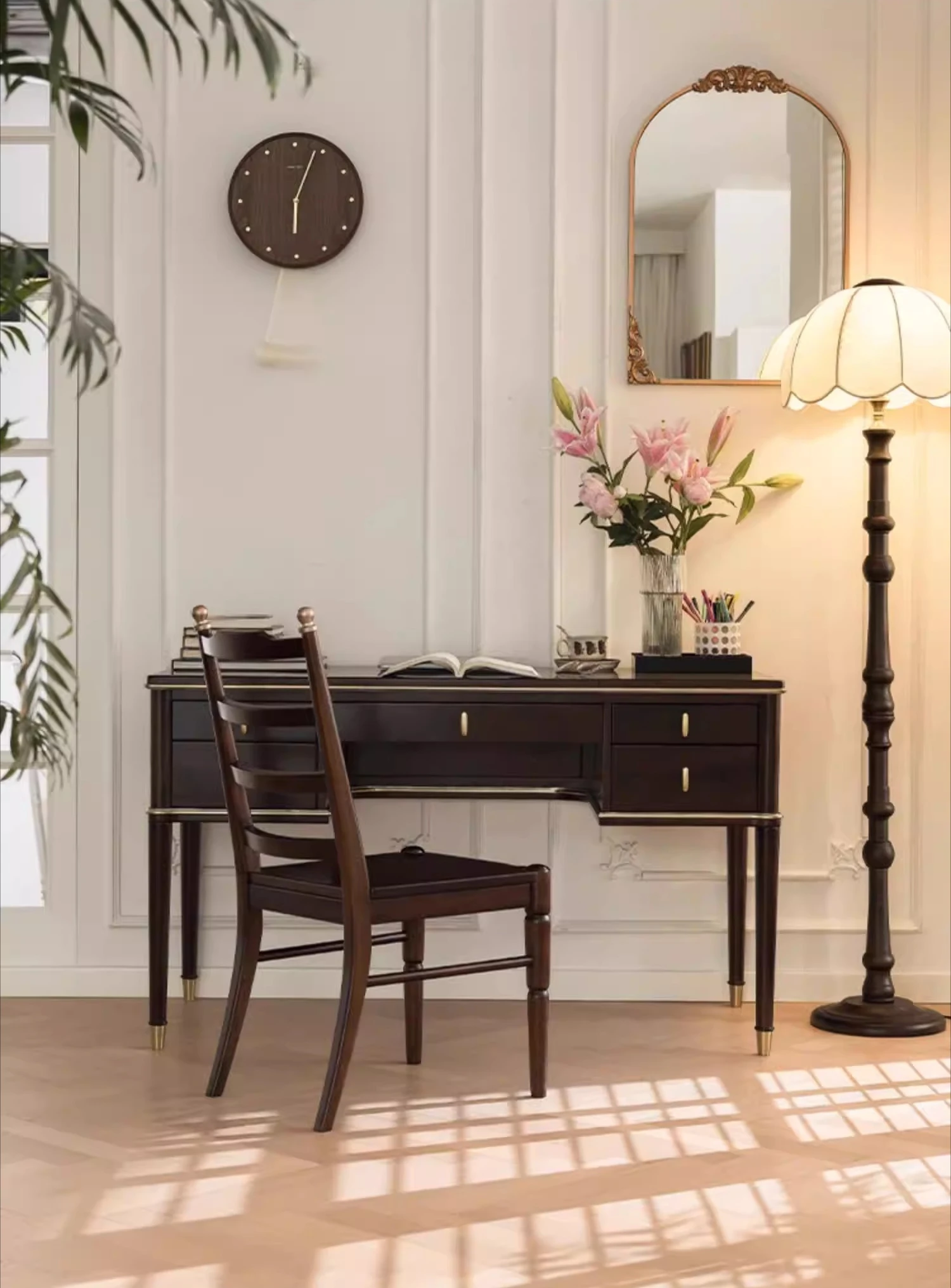 CX All solid wood desk light luxury new Chinese writing table study home
CX All solid wood desk light luxury new Chinese writing table study home