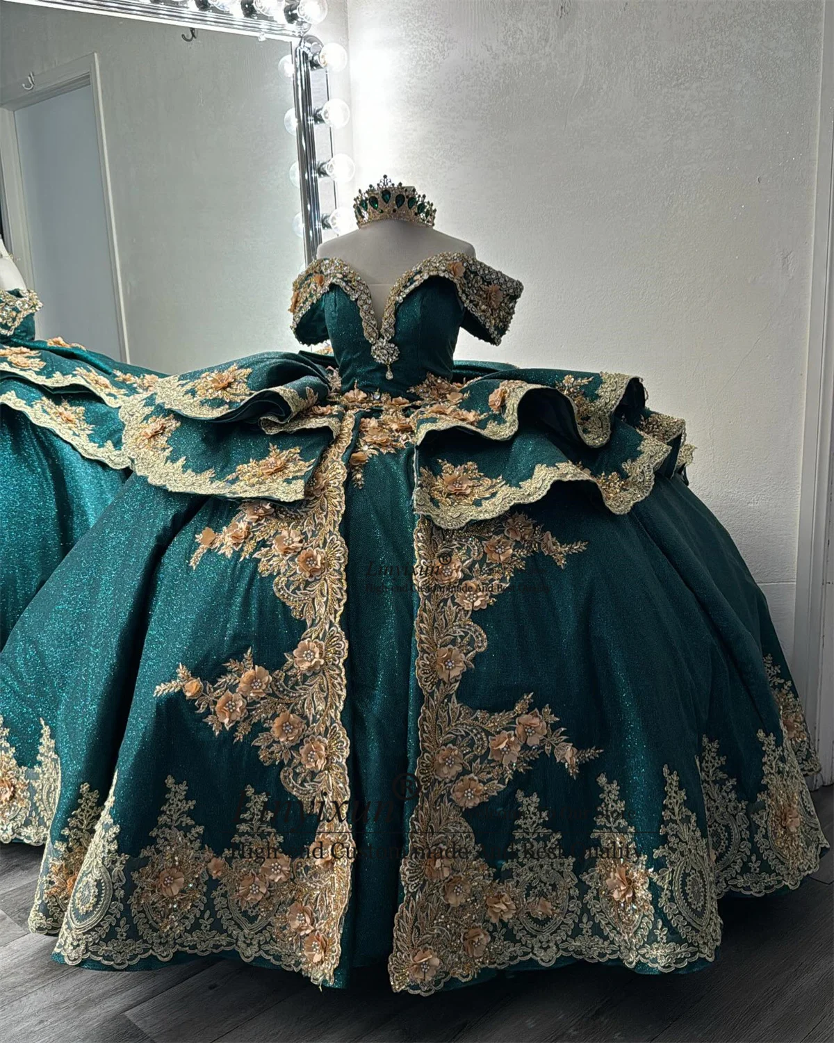 Зеленое Цветочное платье Quinceanera с 3D аппликацией Кружева блестками мексиканское с открытыми плечами милое 16 день рождения бальное платье Vestidos De 15 лет
Зеленое Цветочное платье Quinceanera с 3D аппликацией Кружева блестками мексиканское с открытыми плечами милое 16 день рождения бальное платье Vestidos De 15 лет