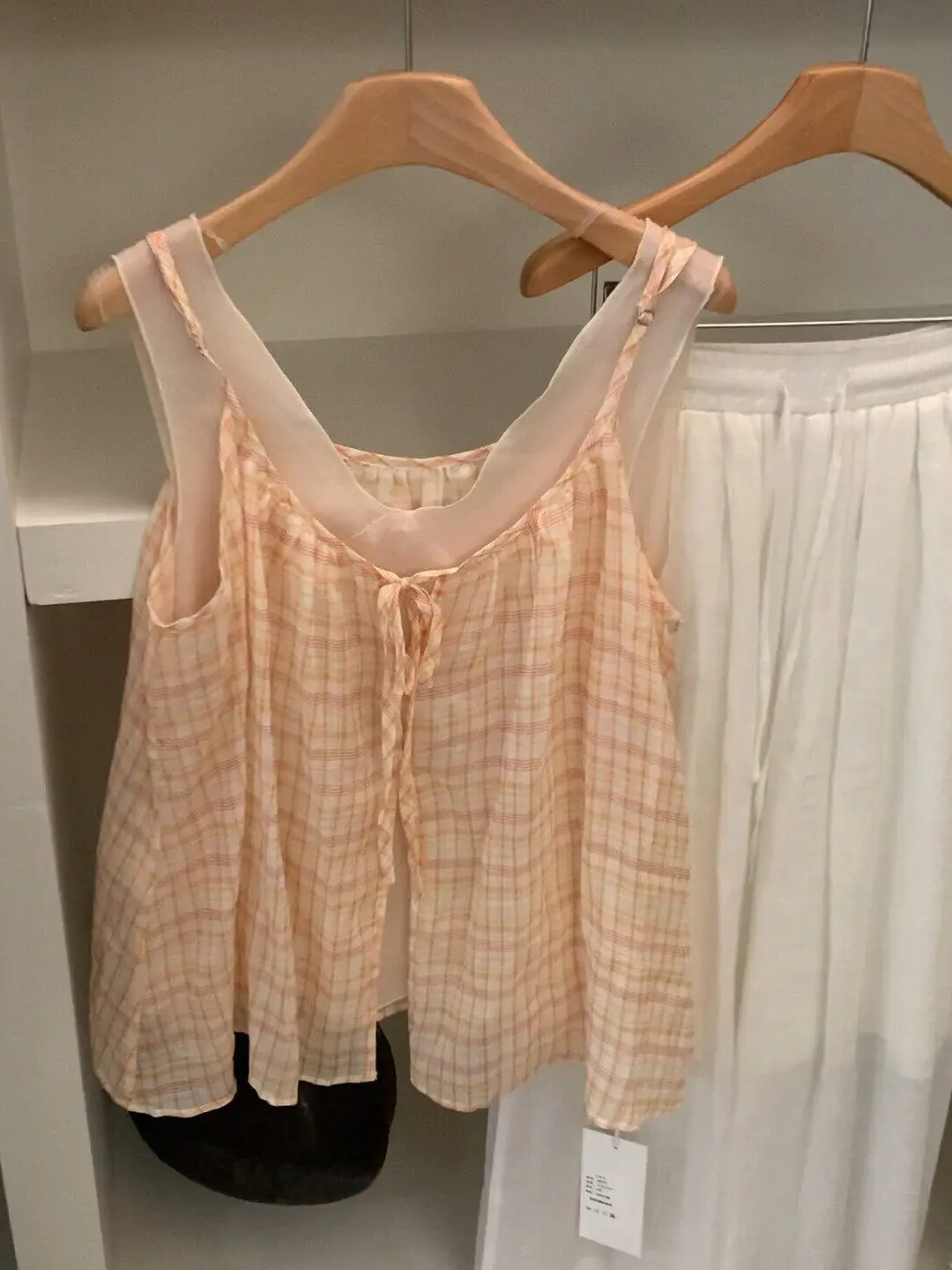 Korean Style Summer Plaid V-Neck Strapless Vest Date Two-Piece Set Women's Fashion Sleeveless High Waist Gingham Pattern
Korean Style Summer Plaid V-Neck Strapless Vest Date Two-Piece Set Women's Fashion Sleeveless High Waist Gingham Pattern