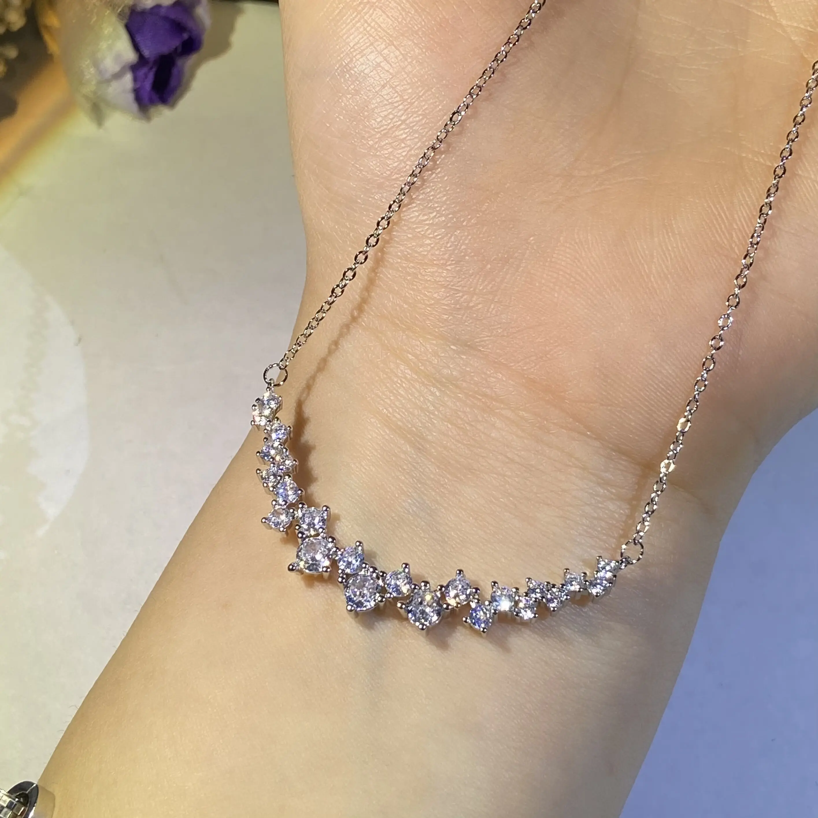2022 New Exquisite Round Pendant Necklaces for Wome Color on the Neck Choker Anniversary Gift Jewelry Bulk Sell
2022 New Exquisite Round Pendant Necklaces for Wome Color on the Neck Choker Anniversary Gift Jewelry Bulk Sell