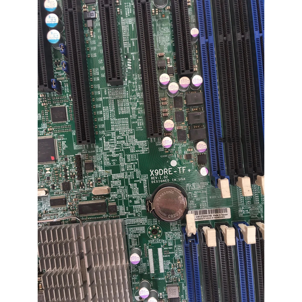 Серверная материнская плата X9DRE-TF с высокой стабильностью работы и двумя 10-гигабитными оптическими сетевыми интерфейсами
Серверная материнская плата X9DRE-TF с высокой стабильностью работы и двумя 10-гигабитными оптическими сетевыми интерфейсами