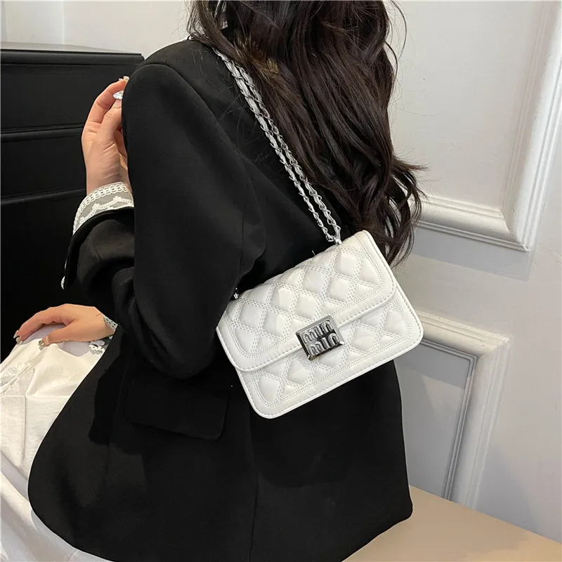 Elegant Leather Tote Handbag Large Capacity Commuter For Women Unique Designer Paris Fashion
Elegant Leather Tote Handbag Large Capacity Commuter For Women Unique Designer Paris Fashion