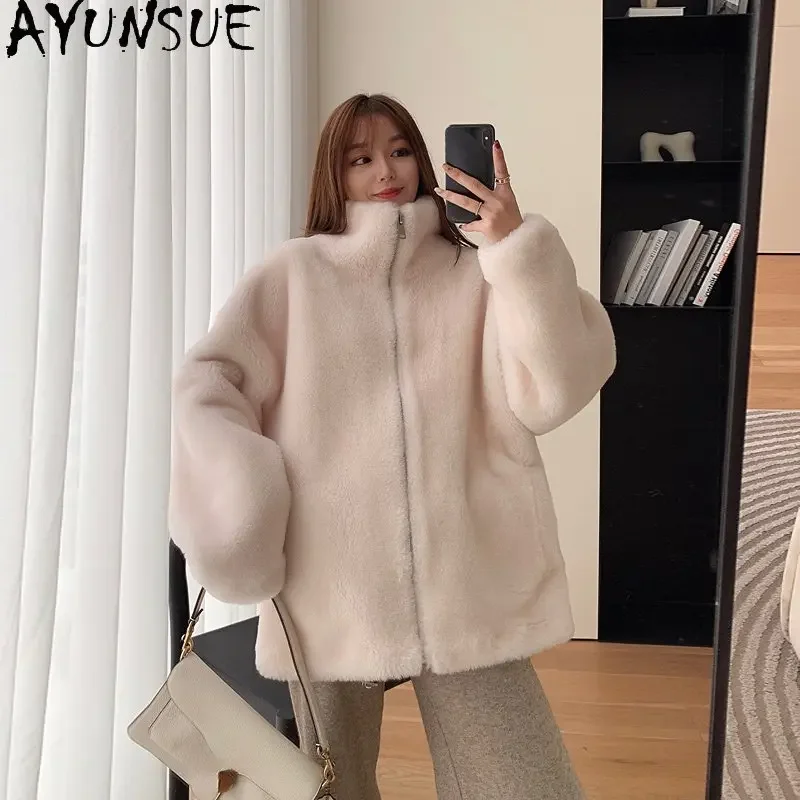 AYUNSUE New Winter Casual Sheep Shearing Jacket Women Clothes 2023 Wool Jacket Fur Coats Fashion Jackets for Women Manteau Femme
AYUNSUE New Winter Casual Sheep Shearing Jacket Women Clothes 2023 Wool Jacket Fur Coats Fashion Jackets for Women Manteau Femme