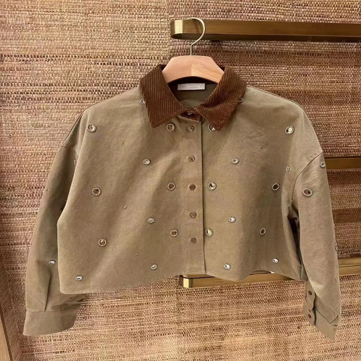 Fashionable Diamond Embedded Velvet Long Sleeve Shirt Top Women's Premium Autumn Winter Fashionable Blouse Elegant Classy
Fashionable Diamond Embedded Velvet Long Sleeve Shirt Top Women's Premium Autumn Winter Fashionable Blouse Elegant Classy