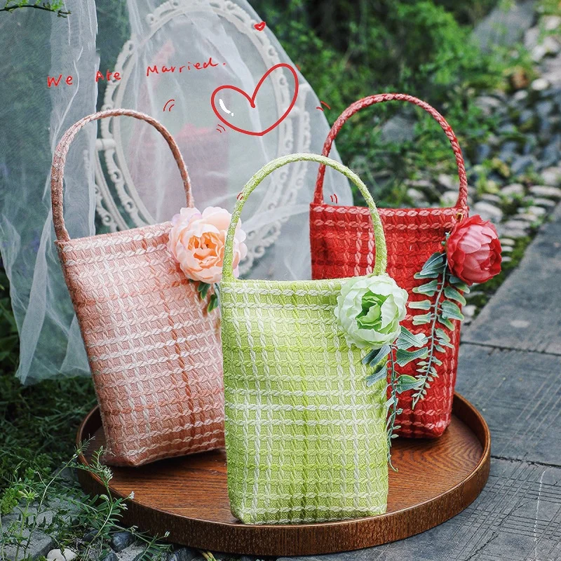 Mini Bag Accompaniment Gift Bag Portable Wedding Candy Bag with Artificial Flower Treat Bag Party Favor Wedding Supplies
Mini Bag Accompaniment Gift Bag Portable Wedding Candy Bag with Artificial Flower Treat Bag Party Favor Wedding Supplies