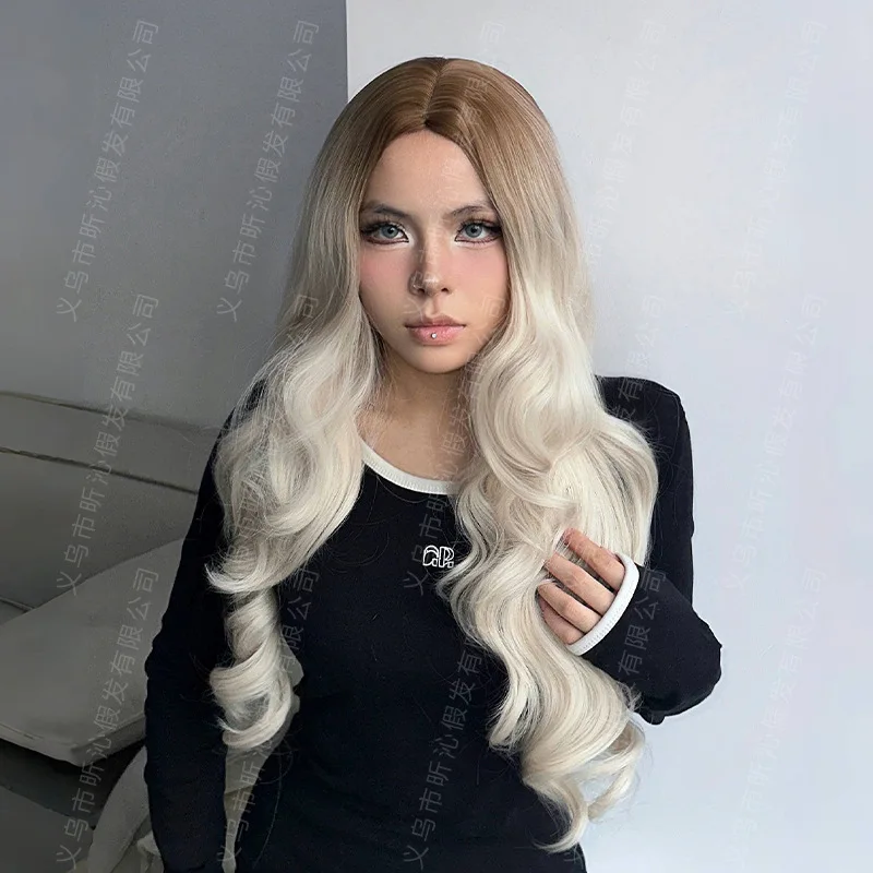 New wig, long curly hair with big waves, gradient beige, matte high-temperature fiber wigs
New wig, long curly hair with big waves, gradient beige, matte high-temperature fiber wigs