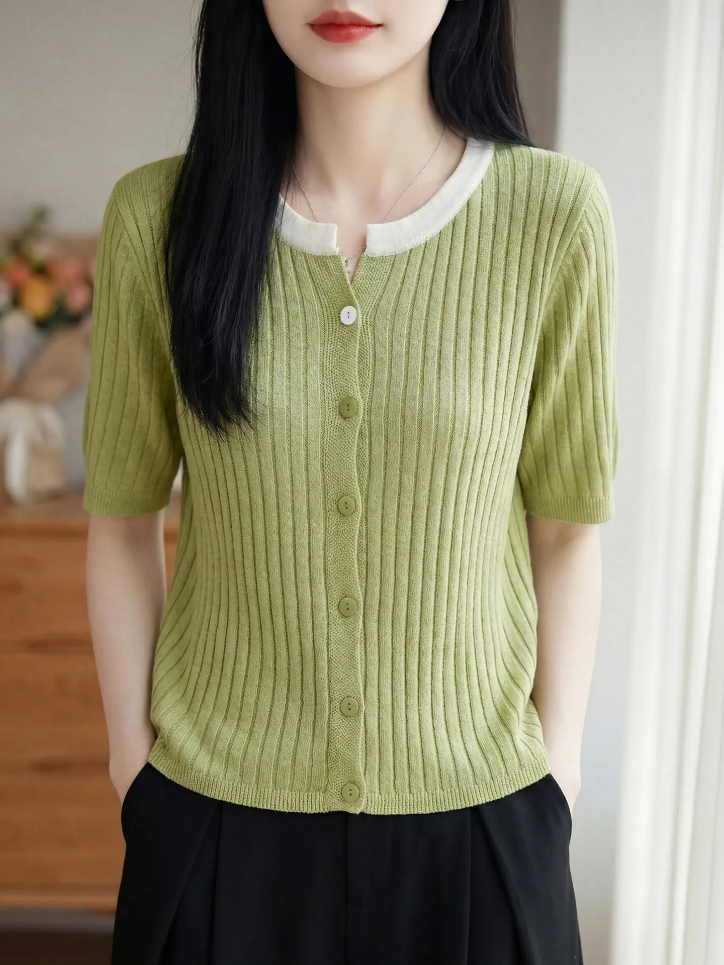 Spring Summer Soft Fine Knitted Thin Sweater Short Sleeve V-Neck Open Cardigan Women's Versatile Slimming Top Elegant Style
Spring Summer Soft Fine Knitted Thin Sweater Short Sleeve V-Neck Open Cardigan Women's Versatile Slimming Top Elegant Style