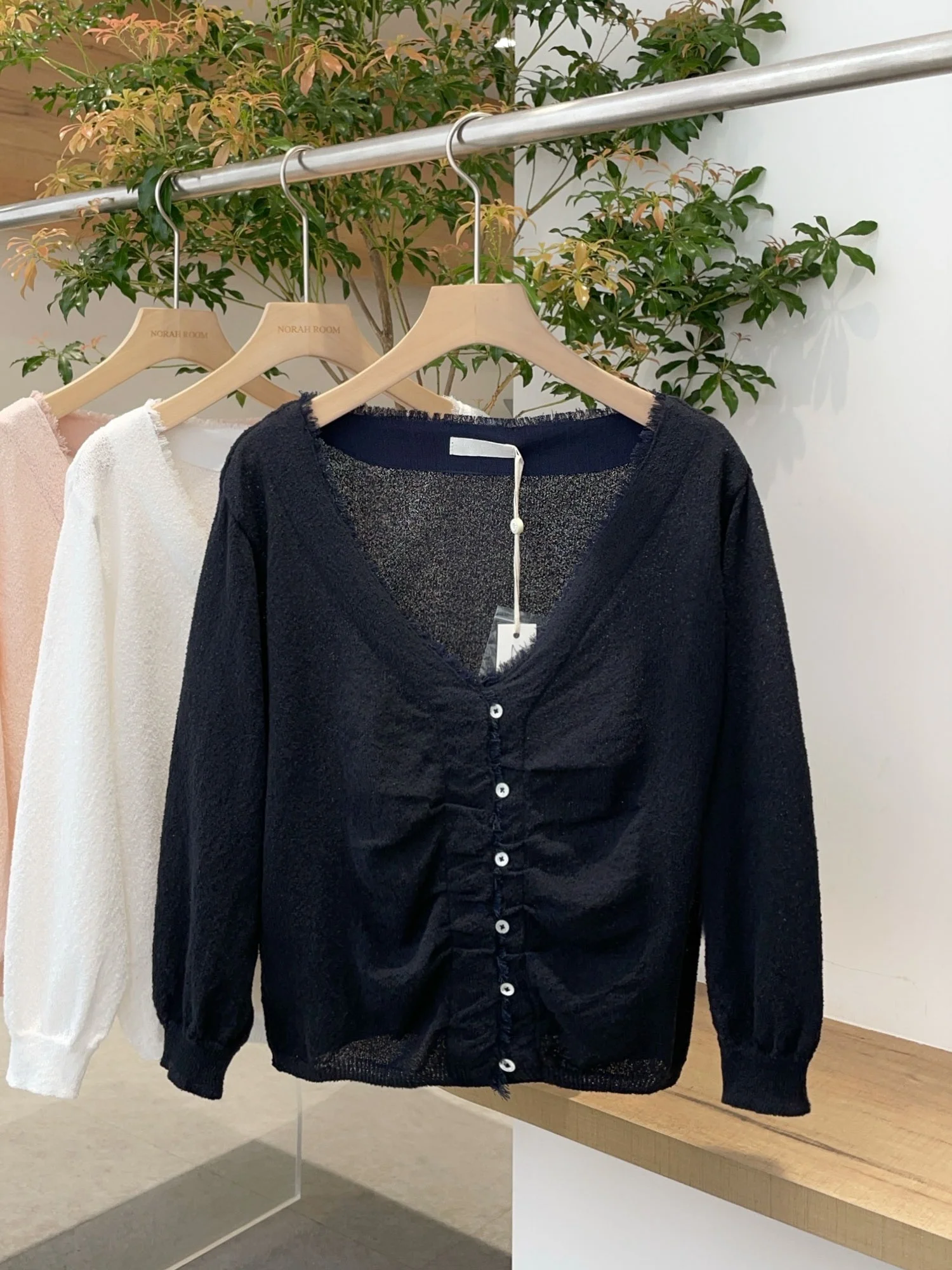 Nuo Xiaola Authentic Brand Knitted V-Neck Open Cardigan Spring Summer New Style Casual Soft Polyester Cotton Blend
Nuo Xiaola Authentic Brand Knitted V-Neck Open Cardigan Spring Summer New Style Casual Soft Polyester Cotton Blend