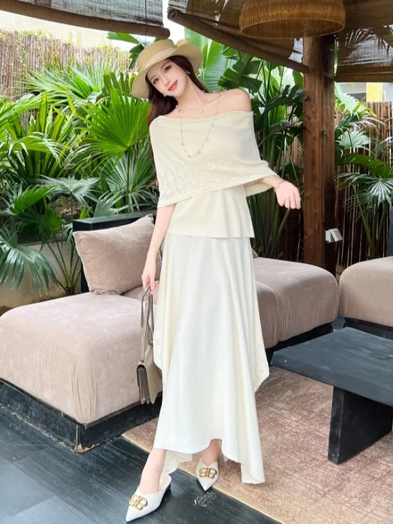 Summer Chic One-Shoulder Embroidered Top And Half Skirt Two-Piece Set Women's Slimming Waist Cinched Asymmetrical Long Dress
Summer Chic One-Shoulder Embroidered Top And Half Skirt Two-Piece Set Women's Slimming Waist Cinched Asymmetrical Long Dress