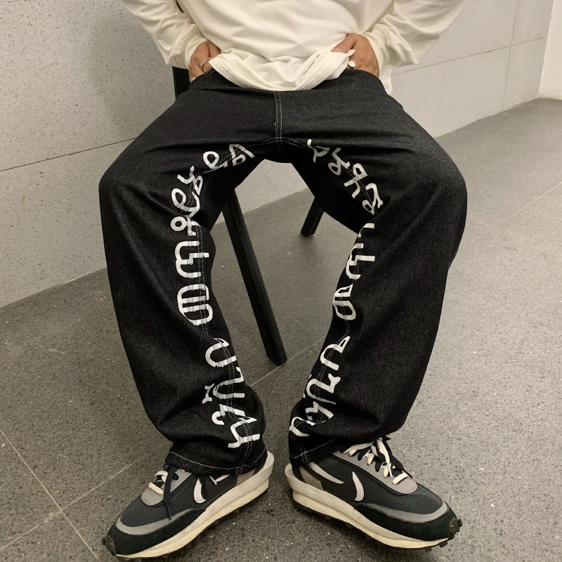 Side Letter Embroidery Retro Couple Black Baggy Jeans Men Street Distressed Straight Leg Denim Trousers Loose Hip Hop Trousers
Side Letter Embroidery Retro Couple Black Baggy Jeans Men Street Distressed Straight Leg Denim Trousers Loose Hip Hop Trousers