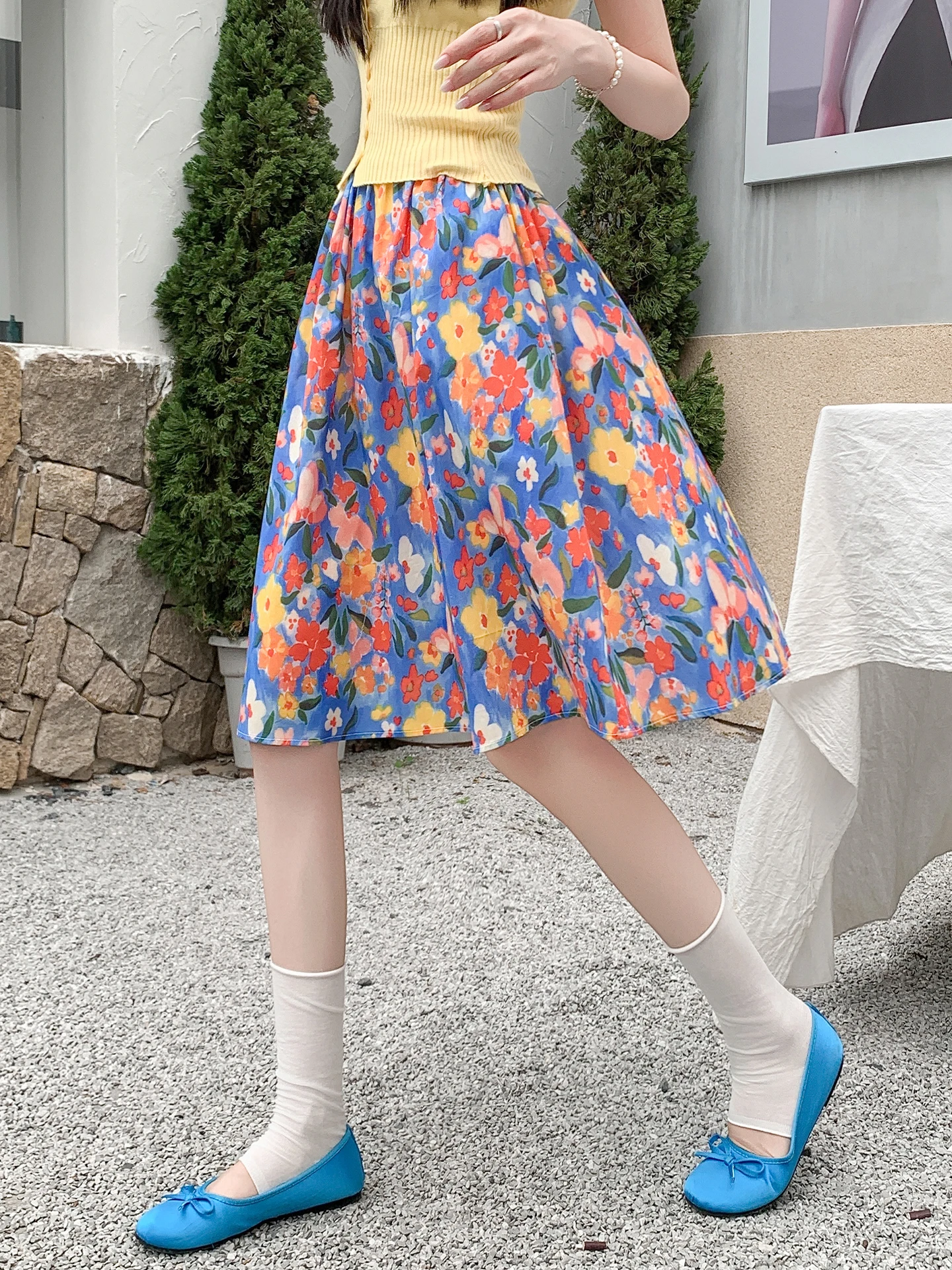 Klein Blue Floral Print Halter Neck Dress Women's Summer Fashion High Waist A-Line Skirt Puffy Sleeve Casual Party Dress
Klein Blue Floral Print Halter Neck Dress Women's Summer Fashion High Waist A-Line Skirt Puffy Sleeve Casual Party Dress